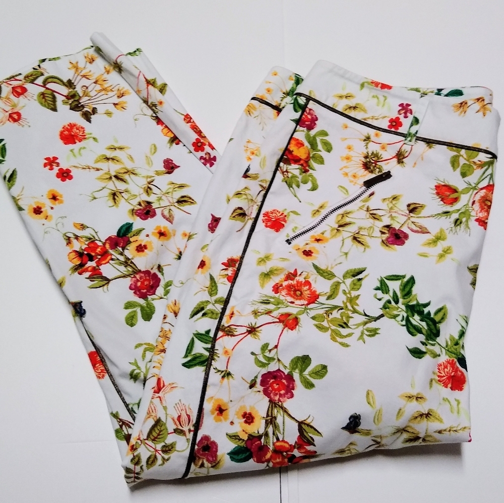 Disney Botanical Capris